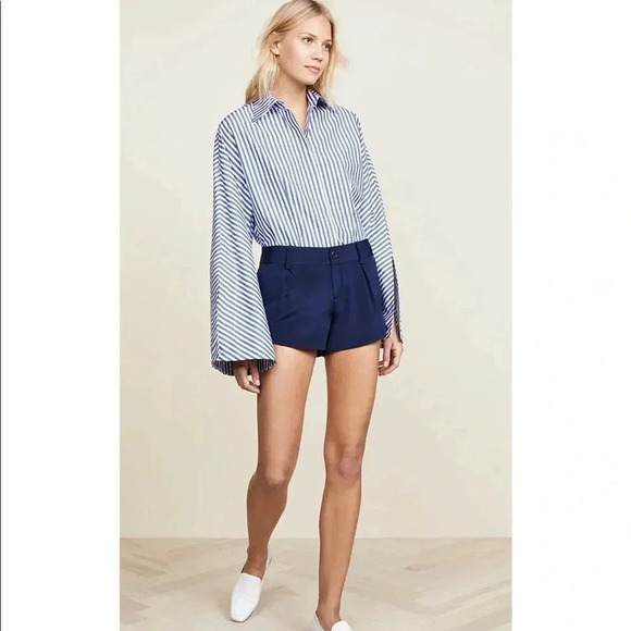 ALICE + OLIVIA NWT Navy Silk Butterfly Shorts 6 - Picture 1 of 10